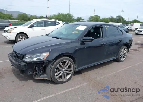 2018 Volkswagen Passat 2.0T R-Line/2.0T S z USA, uszkodzony, nr VIN 1VWAA7A30JC003304